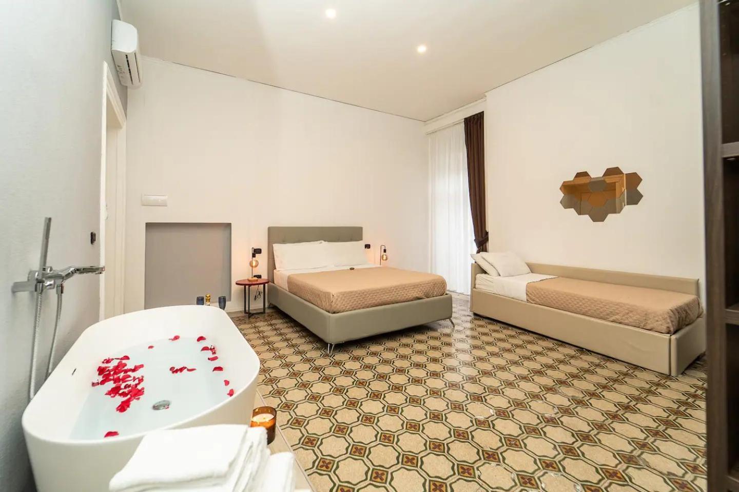 La Piazza Suite Neapel Exteriör bild